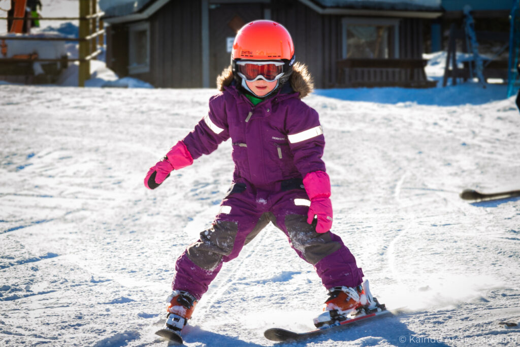 Junior auf skiern